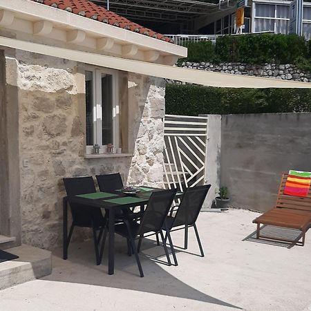 Little Stone House Apartment Buici  ภายนอก รูปภาพ