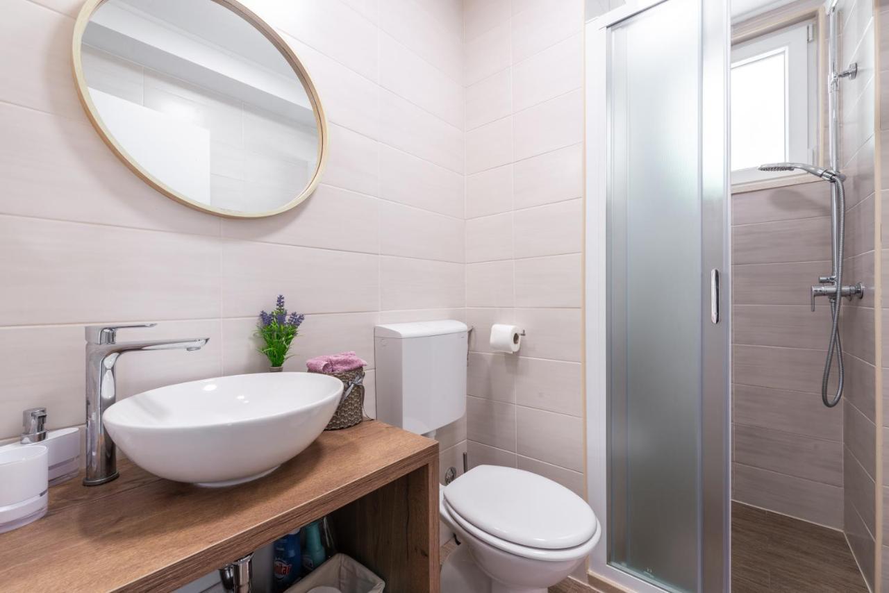 Little Stone House Apartment Buici  ภายนอก รูปภาพ